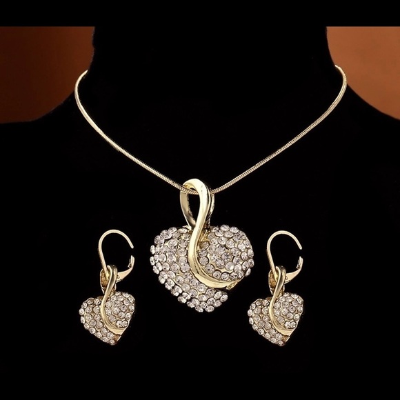 ❤️Bright Gold Crystal Heart Necklace and Earrings - Picture 1 of 9